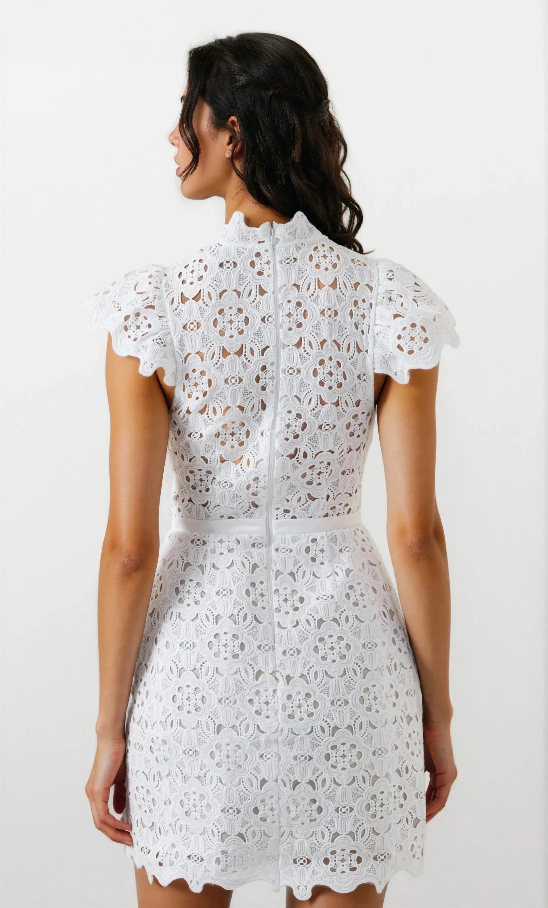 Rowen Hourglass Lace Dress – Orchid White (Final Sale)