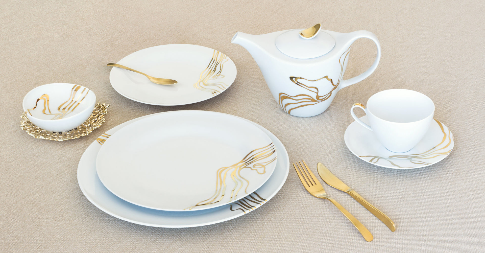 Fiume D'Oro 24-piece Dinner Setting