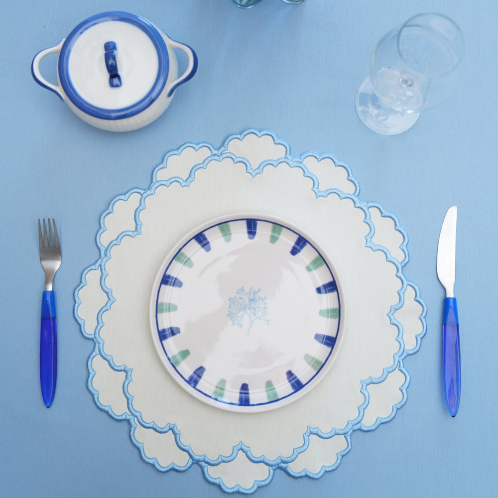 CRESSIDA BLUE & WHITE SCALLOPED FABRIC PLACEMAT