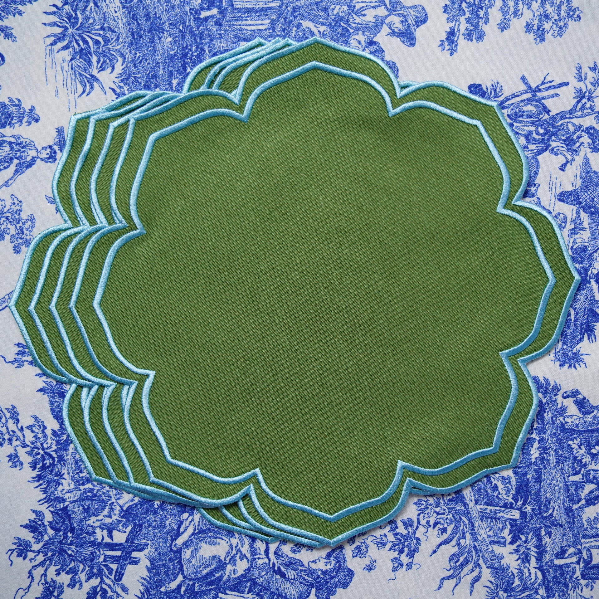 LUMERA GREEN ROUND FABRIC PLACEMAT