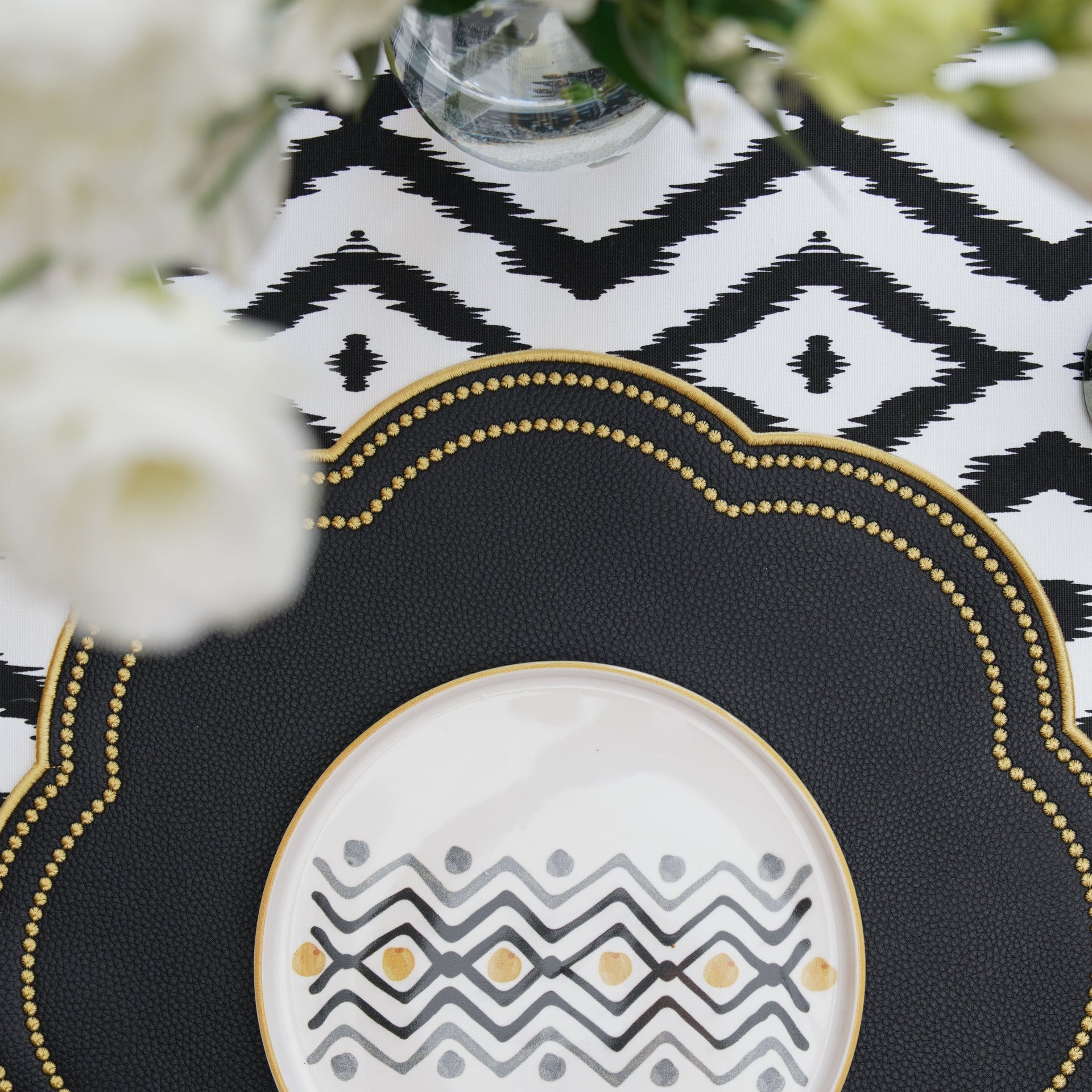 NURTURE BLACK GOLD SCALLOPED FAUX LEATHER PLACEMAT